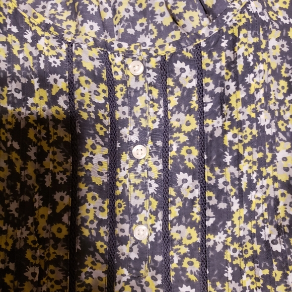 Top - Picture 2 of 3